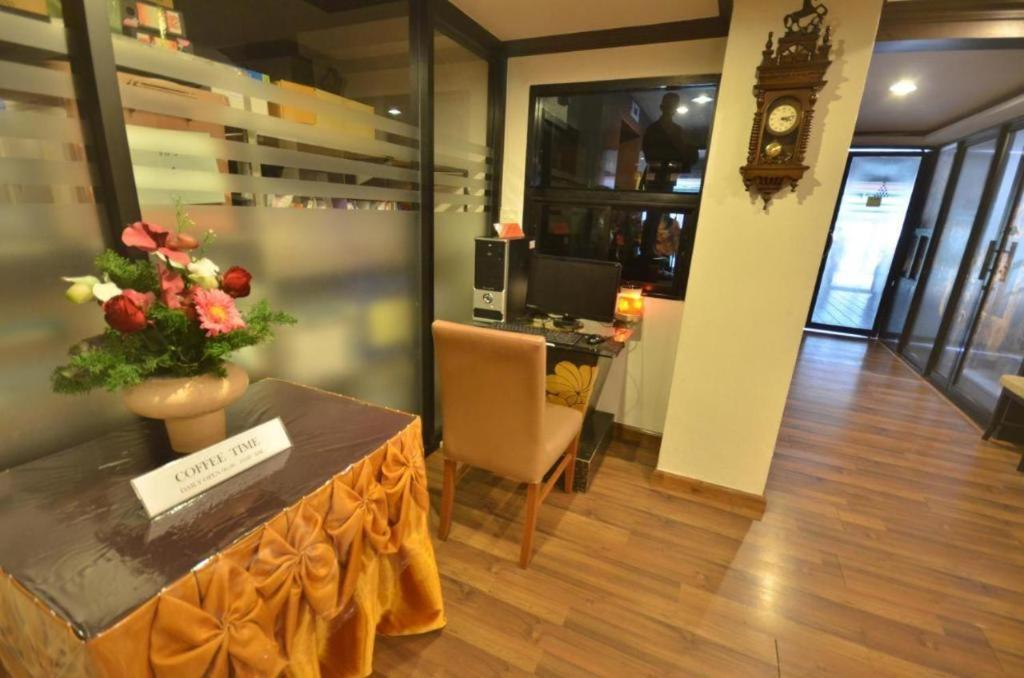 The Heritage Sathorn Suite Hotel Bangkok Buitenkant foto