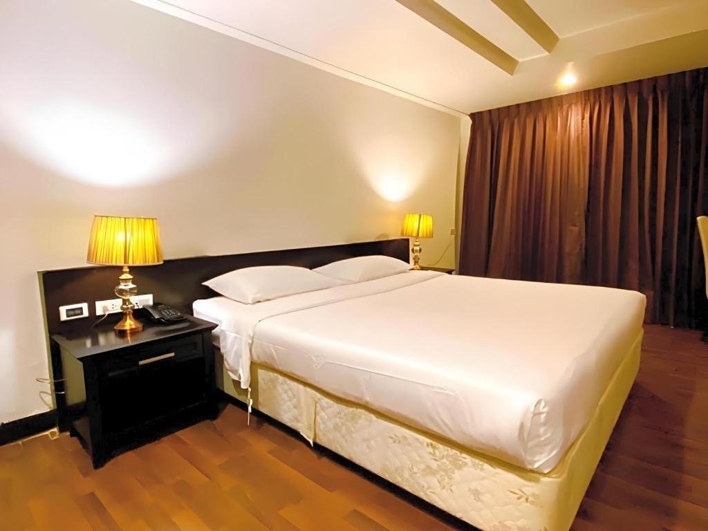 The Heritage Sathorn Suite Hotel Bangkok Buitenkant foto